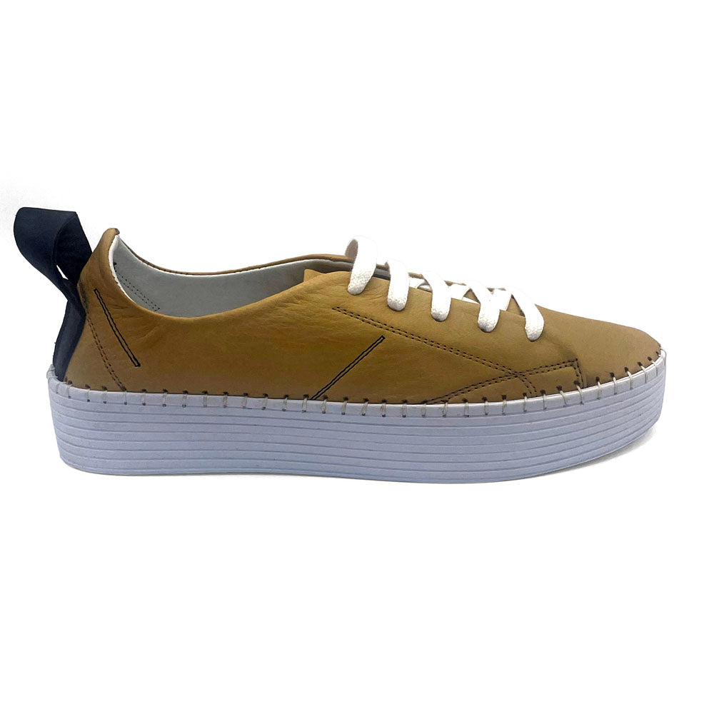 Bueno Women's Sailor Scissors Natural Fit Footwear