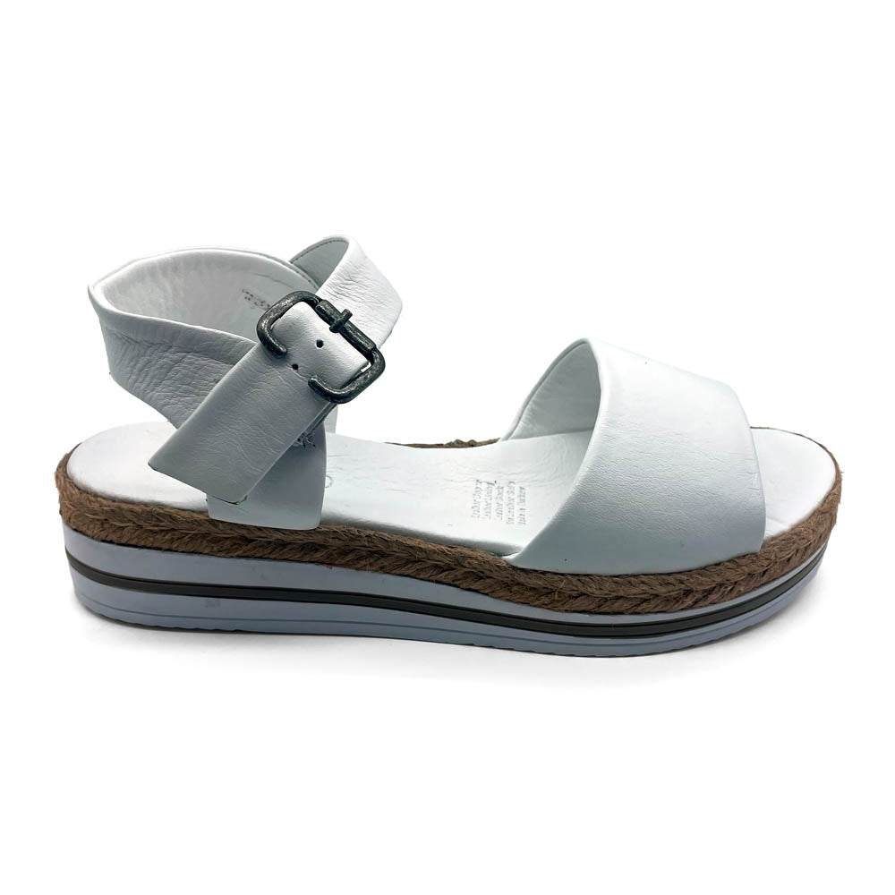 Bueno Women's Andy White  Natural Fit Footwear