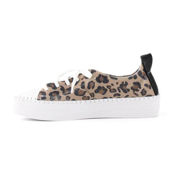 Bueno Women's Sailor White/Cameo Leopard  Natural Fit Footwear