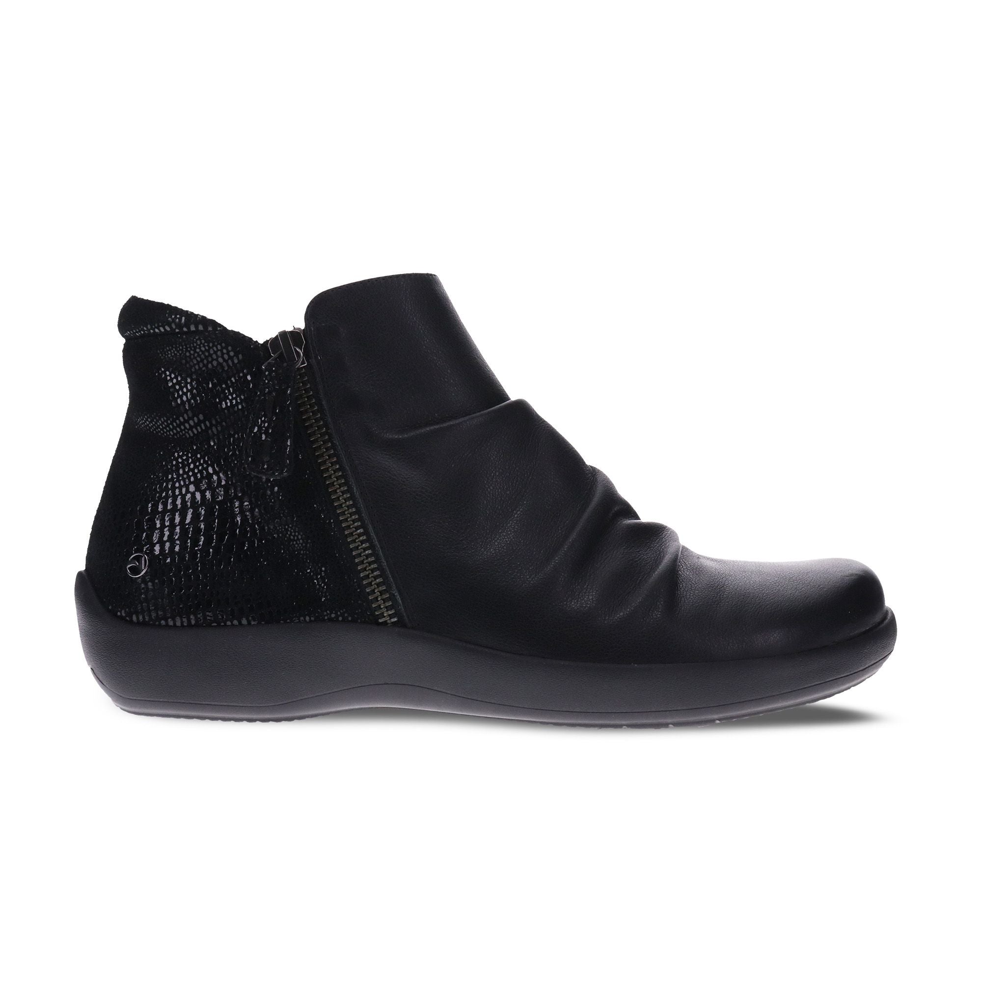 Revere Women's Salzburg Wide Black Lizard  Natural Fit Footwear
